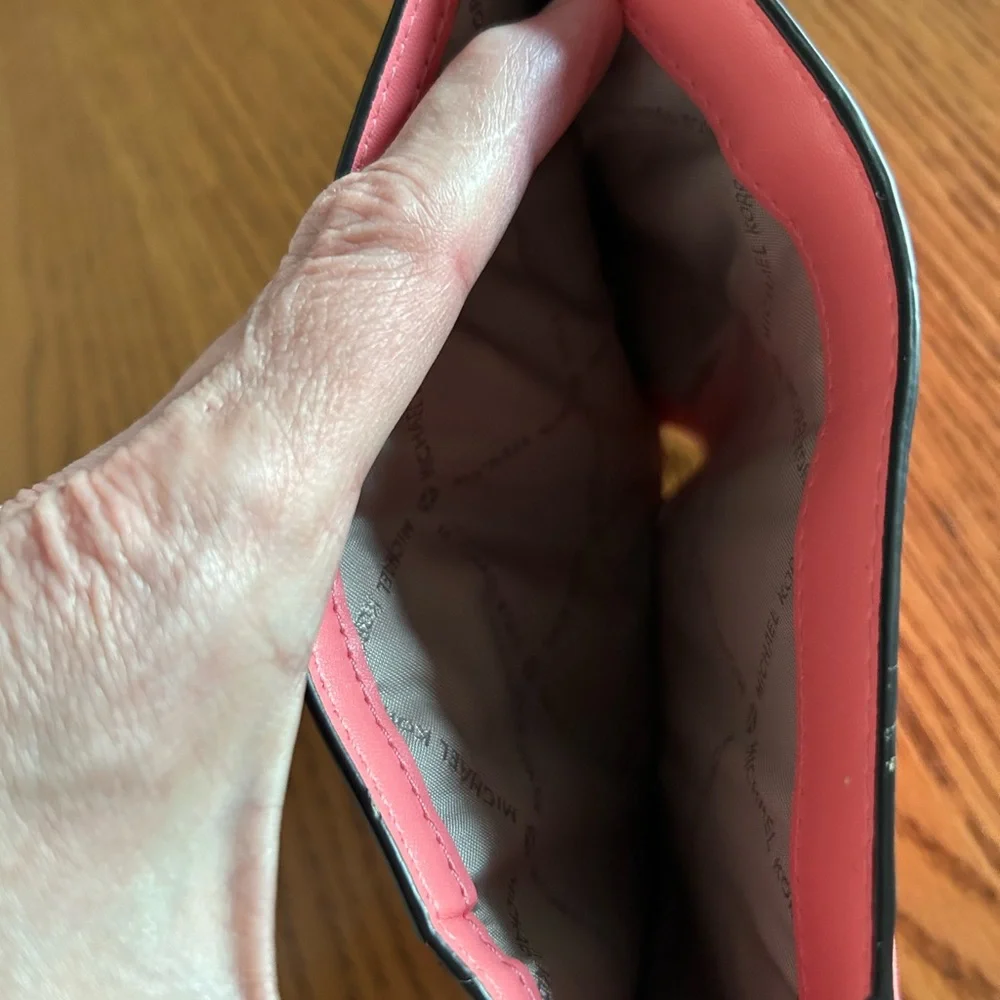 Michael Kors Trifold Medium Wallet New Without Tags Never Used Grapefruit - Picture 3 of 8